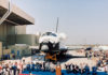 1999 El transbordador espacial Discovery es lanzado para su primera misión de atraque en la EEI